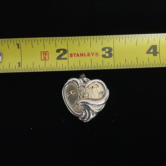 Preloved Gorham sterling two-tone footprints in the sand heart pendant - Picture 5 of 5
